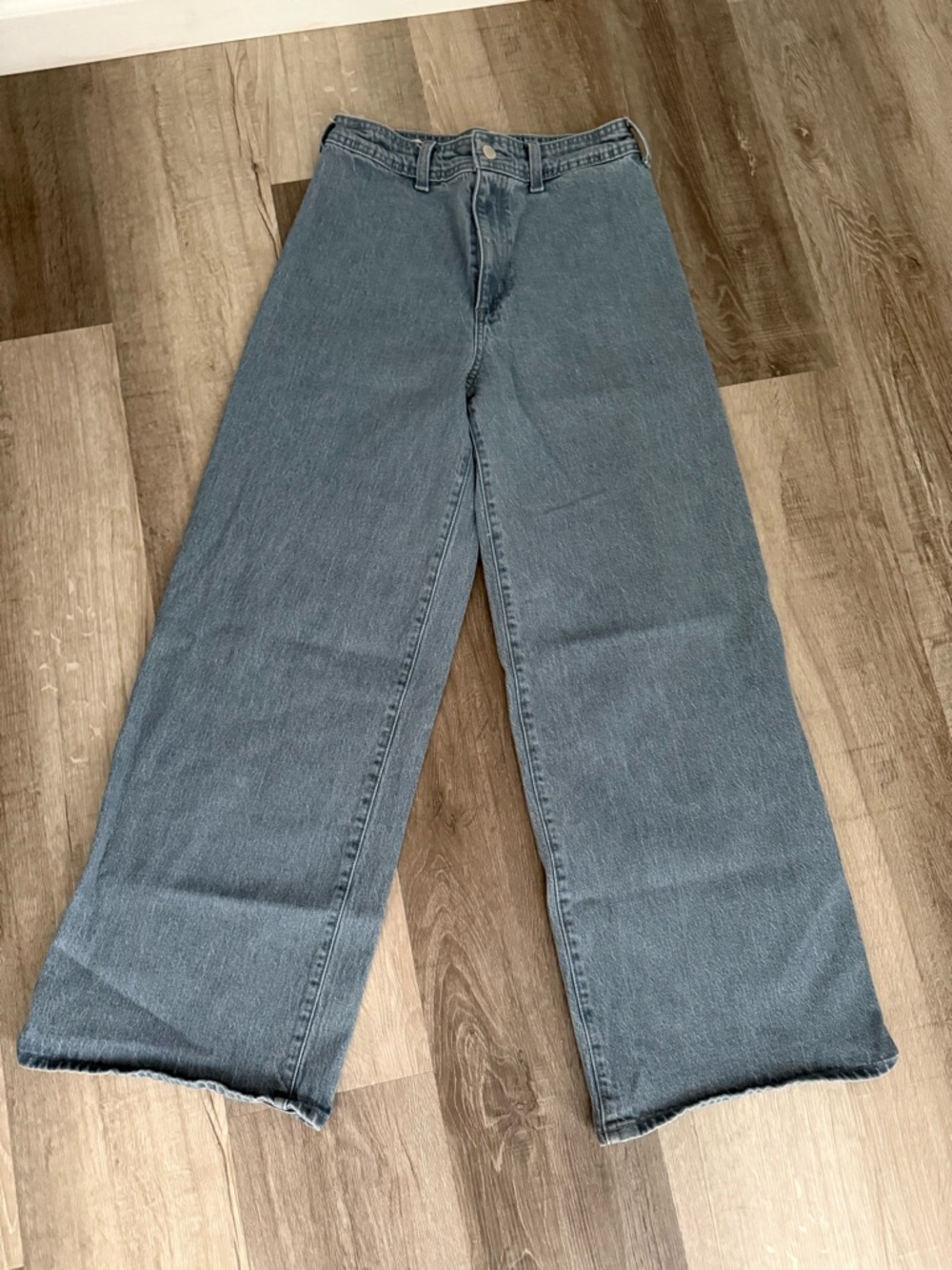 Universal Thread Wide-Leg Jeans in Faded Blue Denim